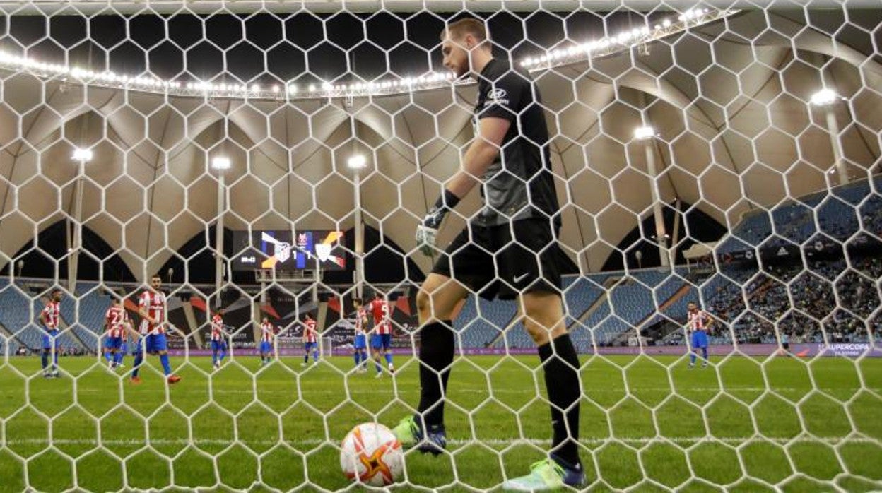 Jan OBlak, durante la semifinal de la Supercopa