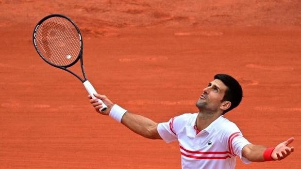 Djokovic, con la eternidad y los patrocinadores en el aire