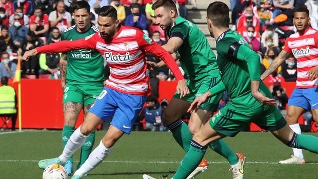 El Osasuna se lleva los puntos de Granada