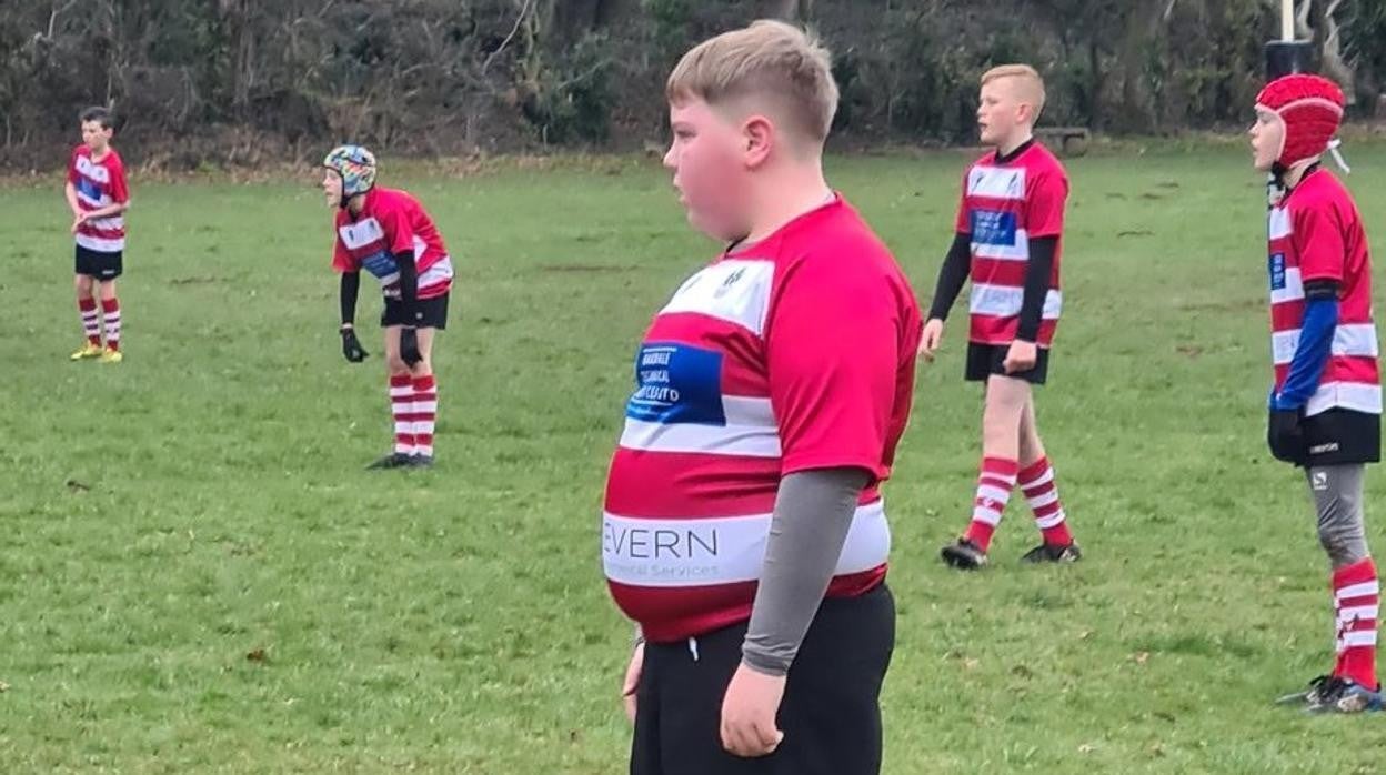 Alfie, en un partido con su club