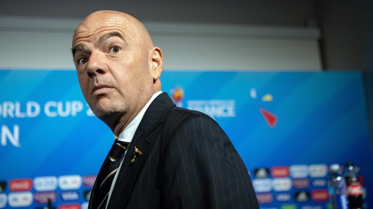 Infantino se mete en un lío: «Tenemos que darles a los africanos la esperanza de que no tengan que cruzar el Mediterráneo»