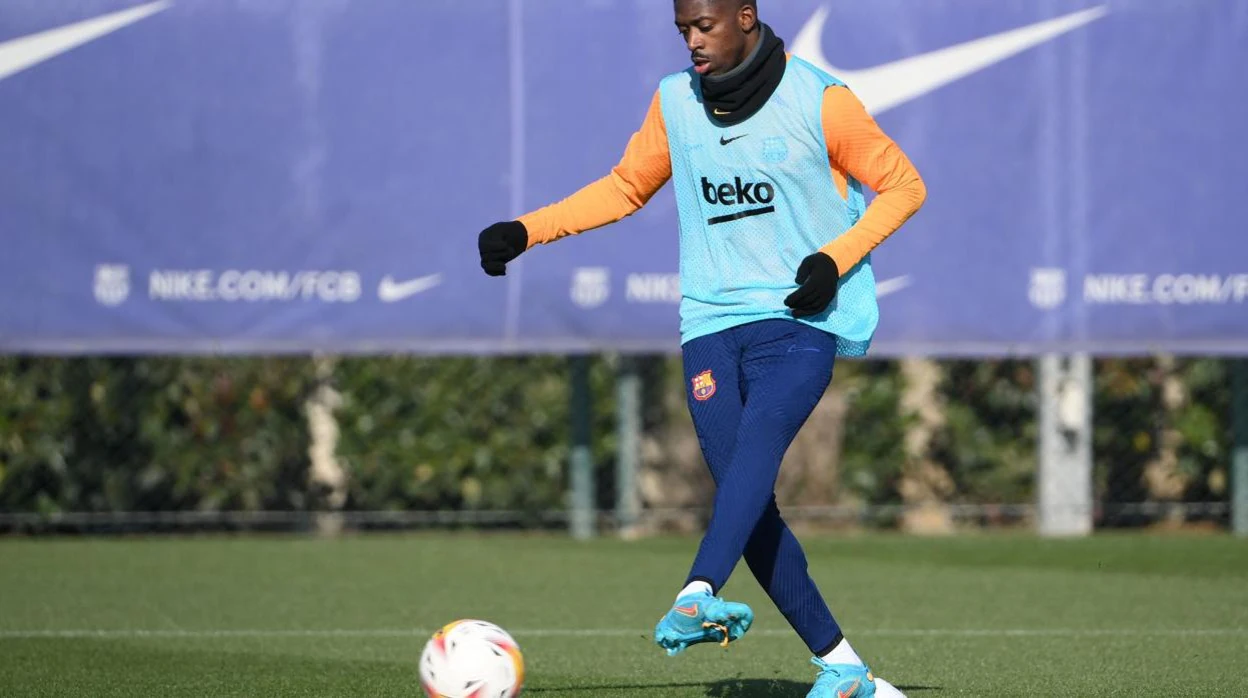 Ousmane Dembélé, durante un entrenamiento con el Barcelona