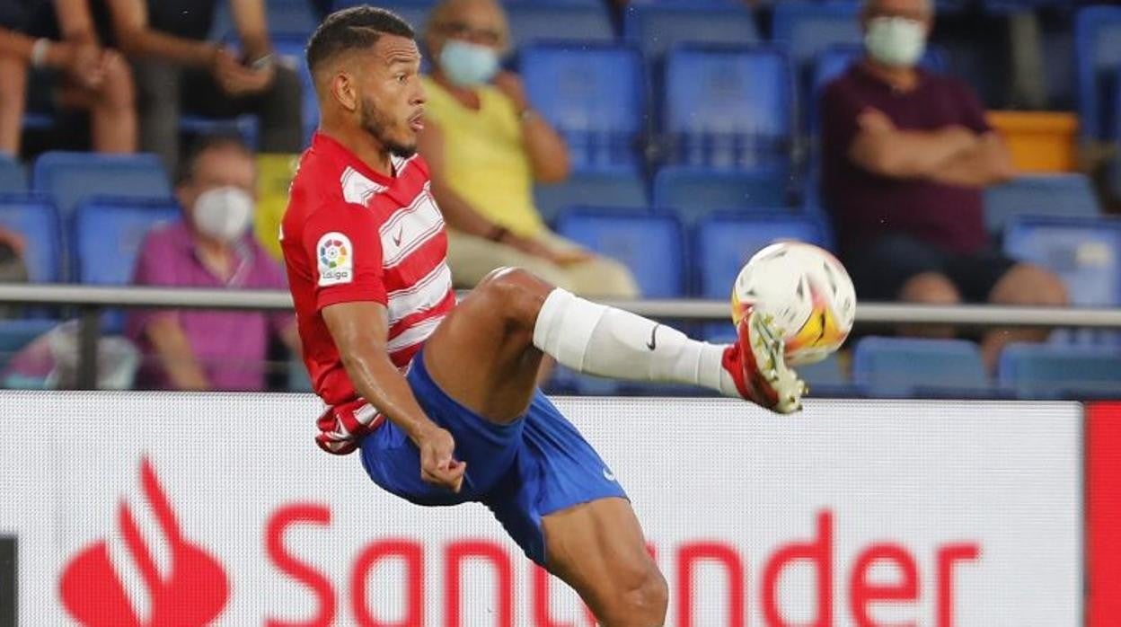 El Elche no da opción al Granada