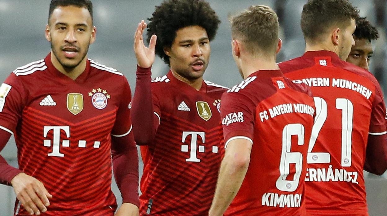 Los jugadores del Bayern celebran un gol