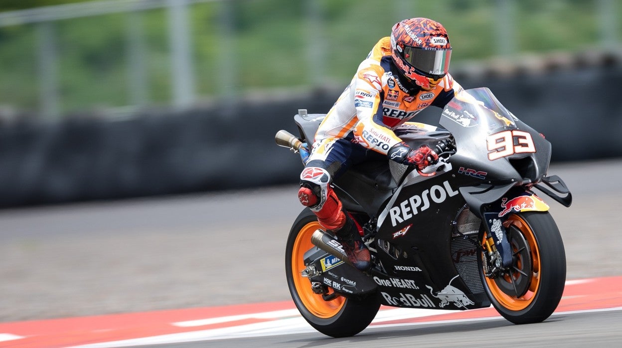 Marc Márquez, durante la segunda jornada de test en Mandalika