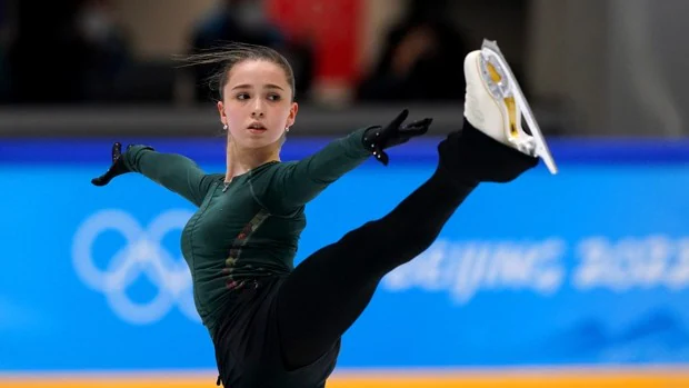 La joven patinadora rusa Kamila Valieva podrá seguir en Pekín 2022 pese a su positivo por un fármaco prohibido