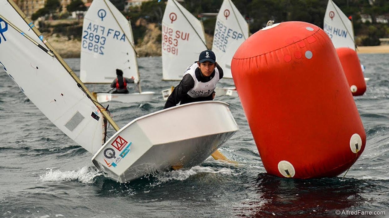 Konstantinos Portosale lidera el Palamós International Optimist Trophy a falta de la jornada final