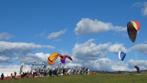 Este fin de semana se celebra la XXV edición de la Concentración de Paramotores Las Candelas