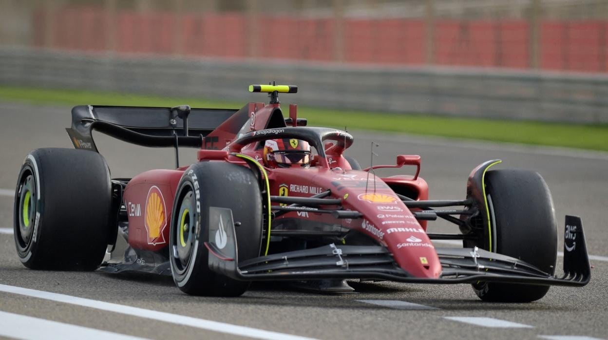 Carlos Sainz logró el mejor tiempo en los test del viernes