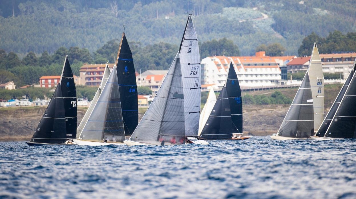 El Trofeo Xacobeo pone en marcha la Copa de España de 6 Metros en Sanxenxo