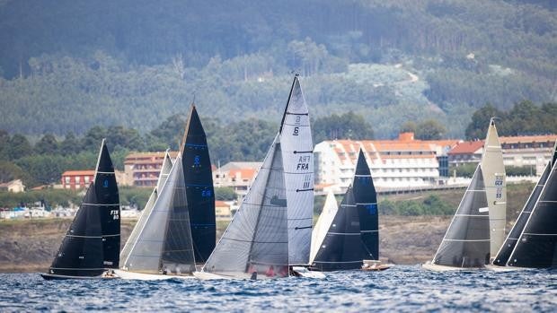 El Trofeo Xacobeo pone en marcha la Copa de España de 6 Metros en Sanxenxo