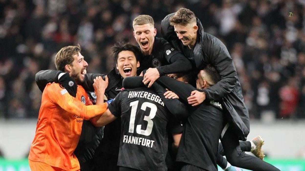 El Eintracht celebra su pase a cuartos de final ante el Betis