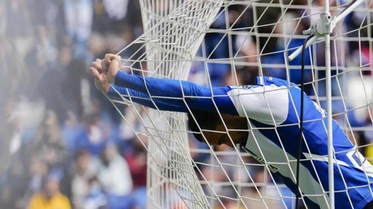 Raúl de Tomás se lamenta tras fallar un gol ante el Mallorca