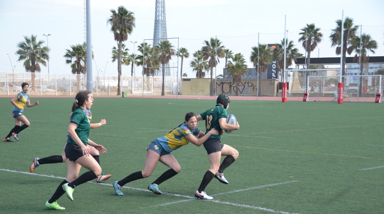 Lance de uno de los partidos del Campeonato de Andalucía de Rugby 7