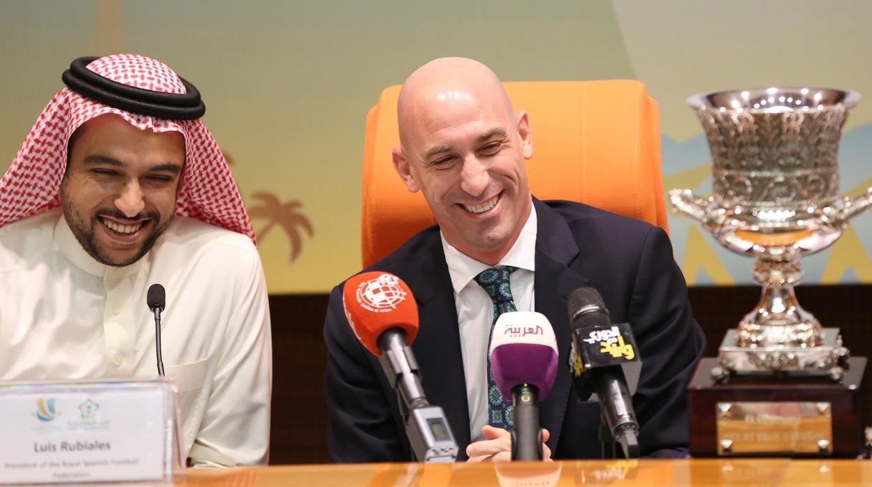 Luis Rubiales, con el presidente de la Autoridad Saudí de Deportes, Abdulaziz bin Turki al Faisal al Saud