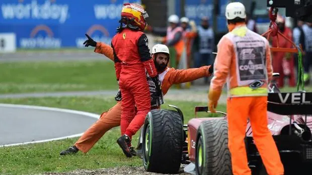 Desastre de Carlos Sainz y Fernando Alonso en Ímola