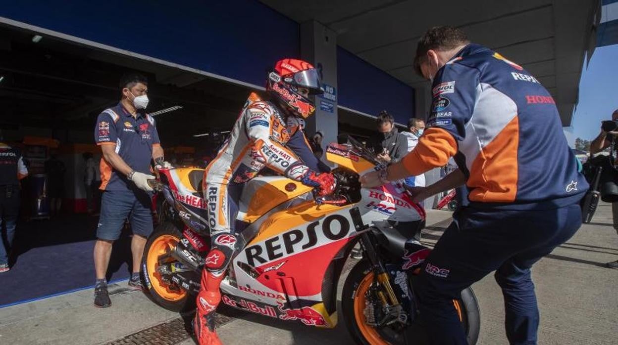 Marc Márquez sale de su box