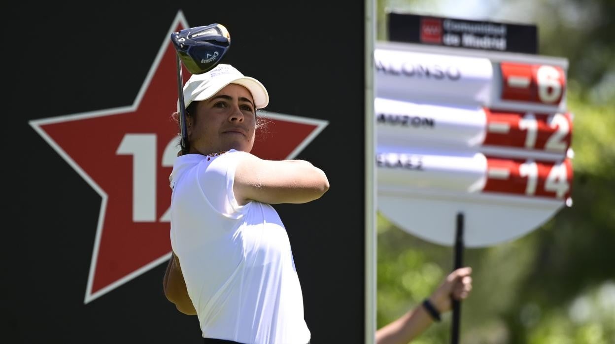 Ana Peláez liberó toda la tenisón de la jornada al embocar su último putt en el hoyo 18 del RACE