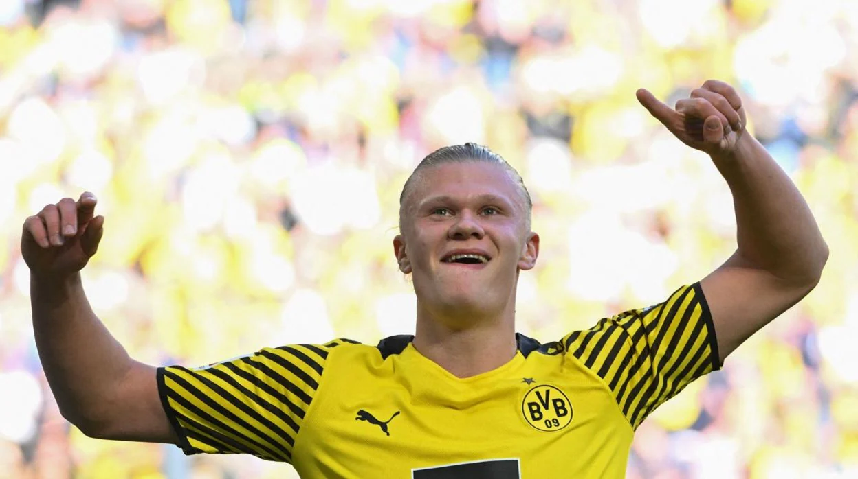 Haaland celebra un gol en la Bundesliga para el Borussia de Dortmund