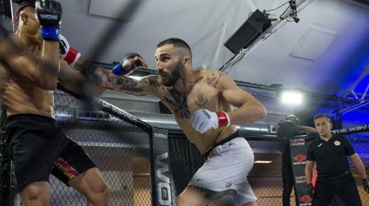 Enrique 'Wasabi' golpea a Alistor Cordeiro durante su último combate en WOW