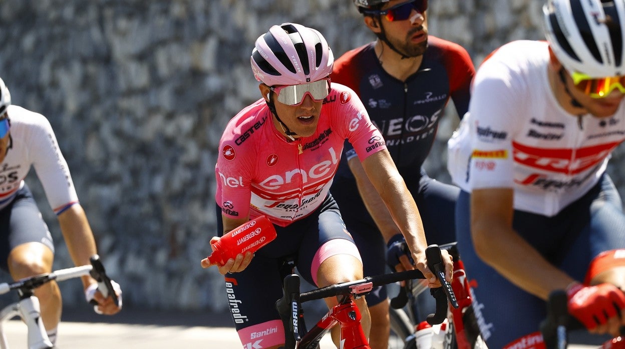 Juanpe López, con la maglia rosa durante la etapa de hoy en el Giro de Italia