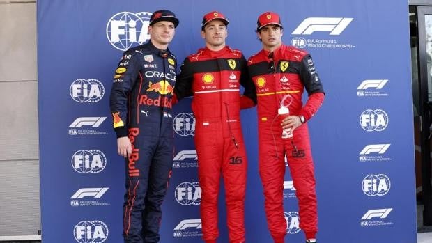 Carlos Sainz y Fernando Alonso se diluyen ante Leclerc