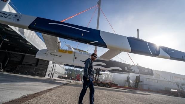 Charles Caudrelier se entrena para la Route du Rhum en solitario