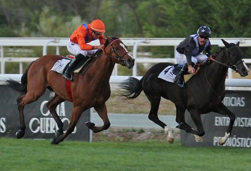 La sexta carrera, el Premio El Señor, fue ganada por Philau