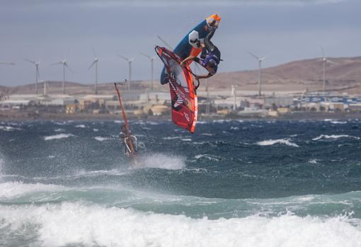 El Mundial de Windsurf corona a dos canarios, Daida Ruano y Philip Köster