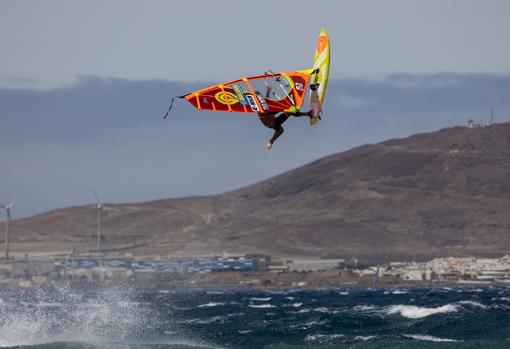 El Mundial de Windsurf corona a dos canarios, Daida Ruano y Philip Köster