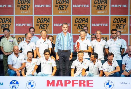 El Rey entrega los galardones a los vencedores de la 40 Copa del Rey Mapfre