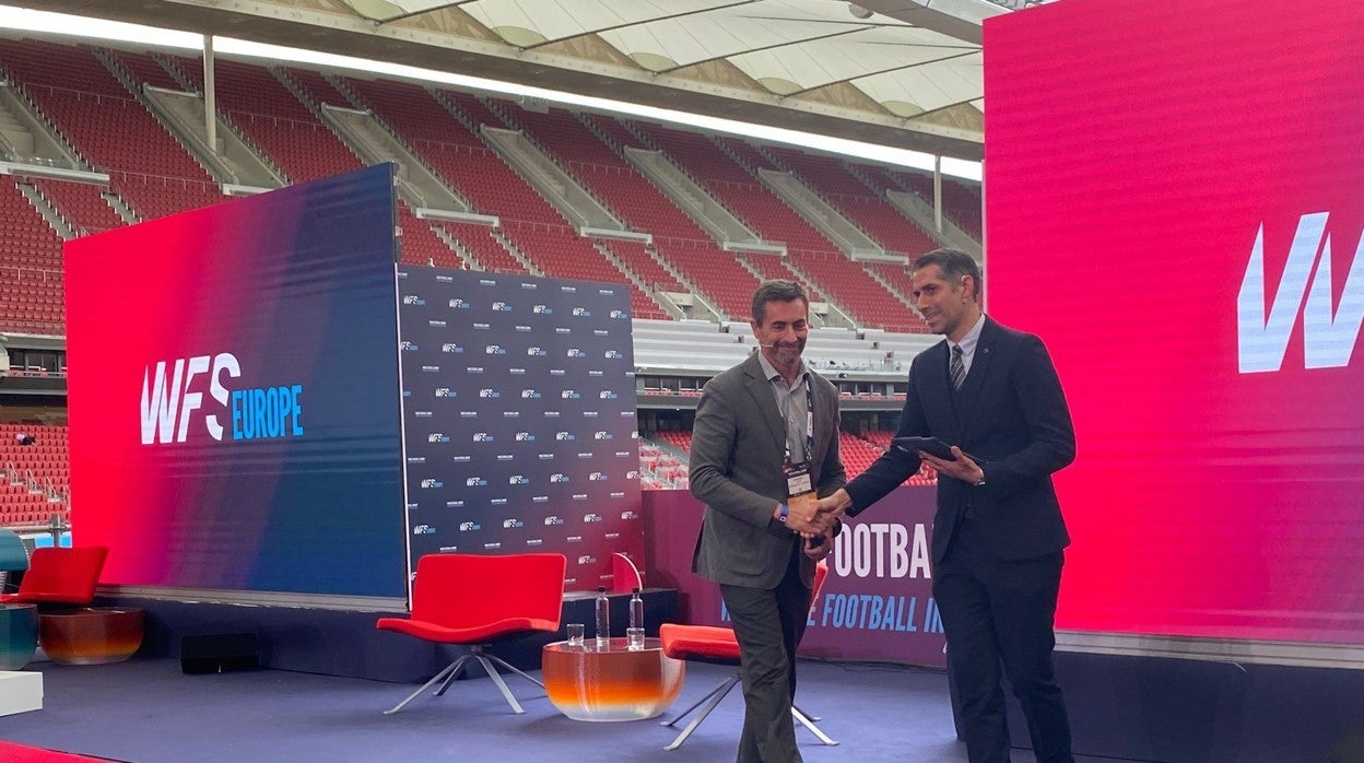 Antonio Jiménez, del Ayuntamiento de Sevilla, recogió hace un año el testigo del World Football Summit en el Wanda Metropolitano