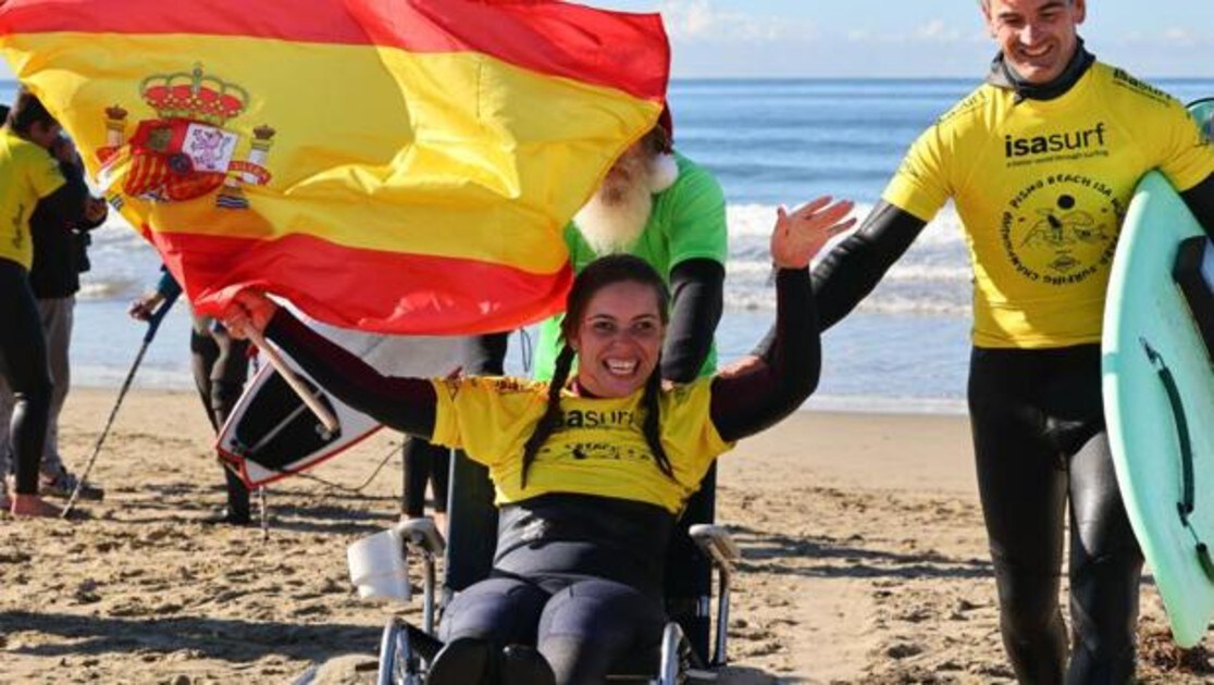 Audrey Pascual, Mireia Cabañes y María Martín-Granizo, primeras finalistas en el mundial de surf adaptado