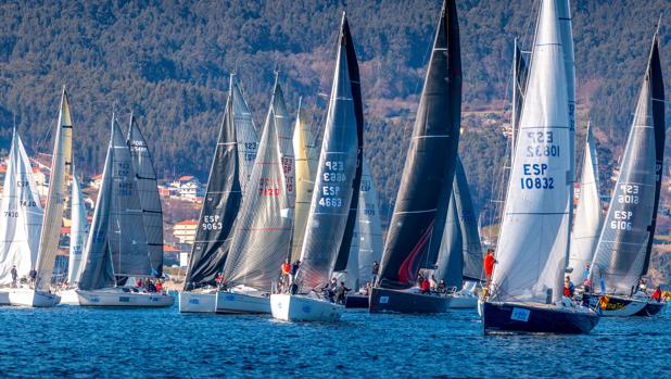 Primeros cambios en la Regata Interclubes Ría de Pontevedra tras una difícil segunda etapa