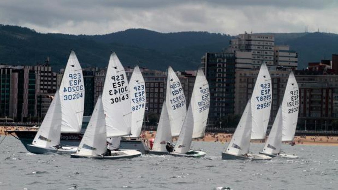 Comienza el Trofeo de Primavera del Real Club Astur de Regatas de Optimist, ILCA 4, ILCA 6, Feva y Snipe