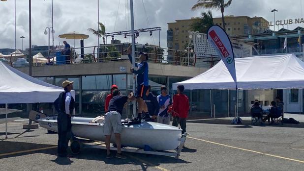 Lo mejor de la clase 420 española se juega el Campeonato de España en la bahía de Las Palmas