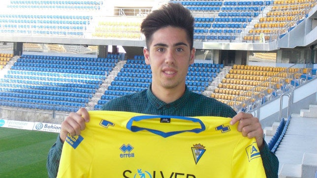 Renovación de Pepe Castaño para silenciar el descenso del Cádiz CF B