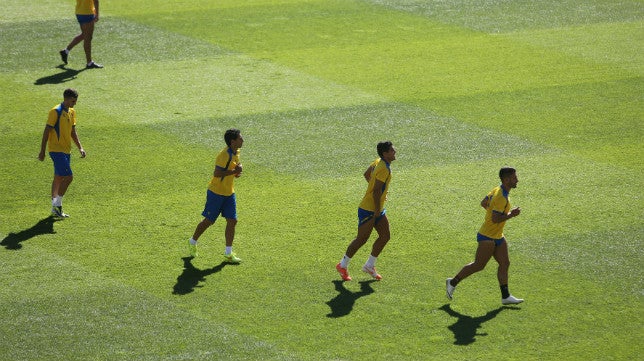 El Cádiz CF, por la línea del campeón