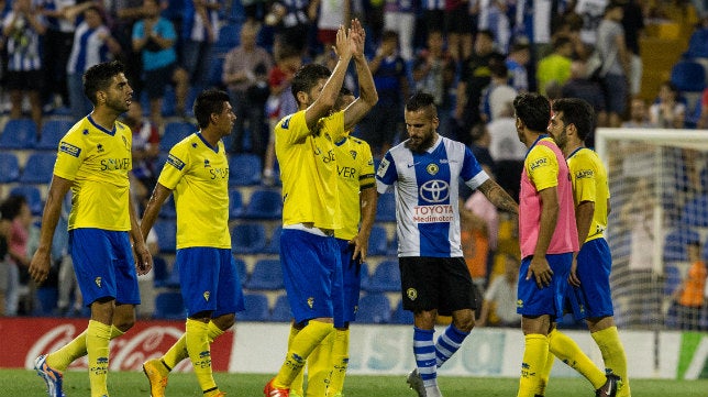 El vestuario del Cádiz CF se aferra a la esperanza de remontar en casa