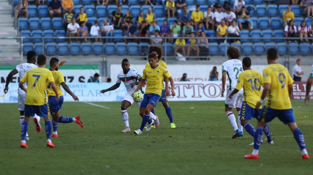 Cádiz CF 1-3 Granada. Discreto Trofeo de un once amarillo aún por descubir