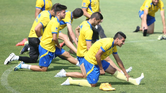 El Cádiz CF cierra su plantilla con la cantera a la espera de alguna &#039;ganga&#039;