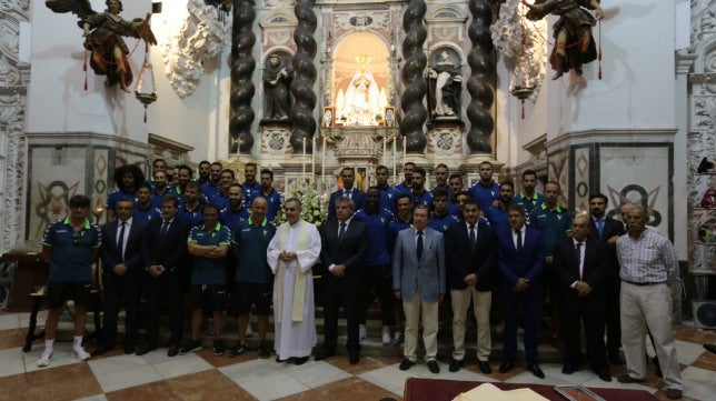 Visita del Cádiz CF a la Patrona y el Nazareno