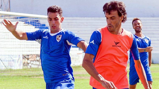 Chico, el ‘abuelo’ de Segunda B: «No hay que mirar el DNI para jugar al fútbol»