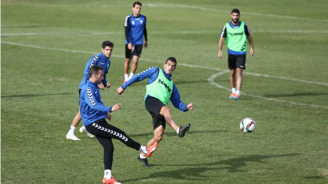 Claudio perfila el once inicial del Cádiz CF ante el Real Madrid