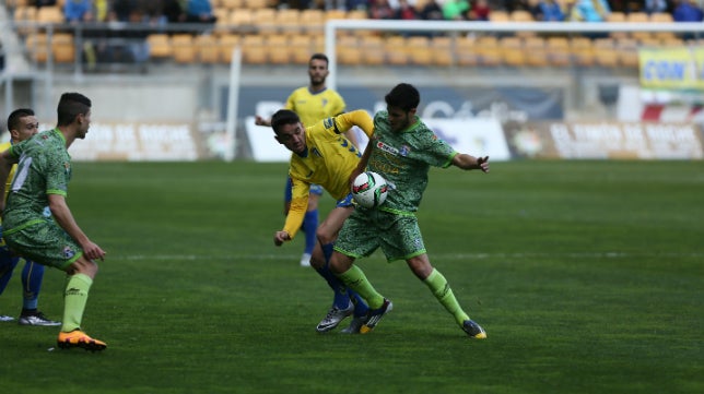 (CRÓNICA) Cádiz CF-La Hoya Lorca (1-1) Más vergüenza que criterio