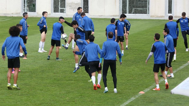 Todo el Cádiz CF llega enganchado a la recta final