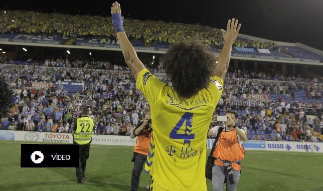 Vallejo, en la imagen celebrando un gol, y Kalou, en su debut con el primer equipo, despiertan el interés de equipos de la provincia.