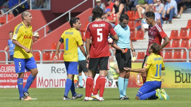 El Cádiz CF vuelve a encontrarse con Ais Reig, el árbitro de Miranda