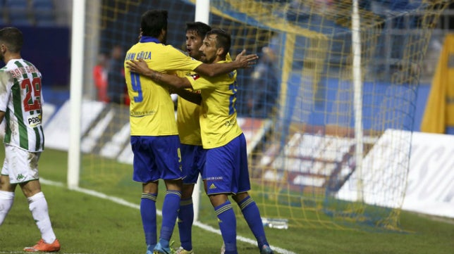 Los suplentes del Cádiz CF, entre el paso adelante y el paso atrás