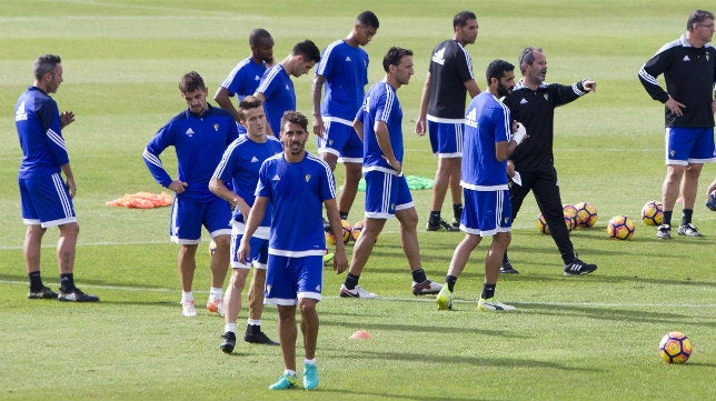 Cádiz CF-Huesca (PREVIA) ¿Se puede empezar de nuevo?